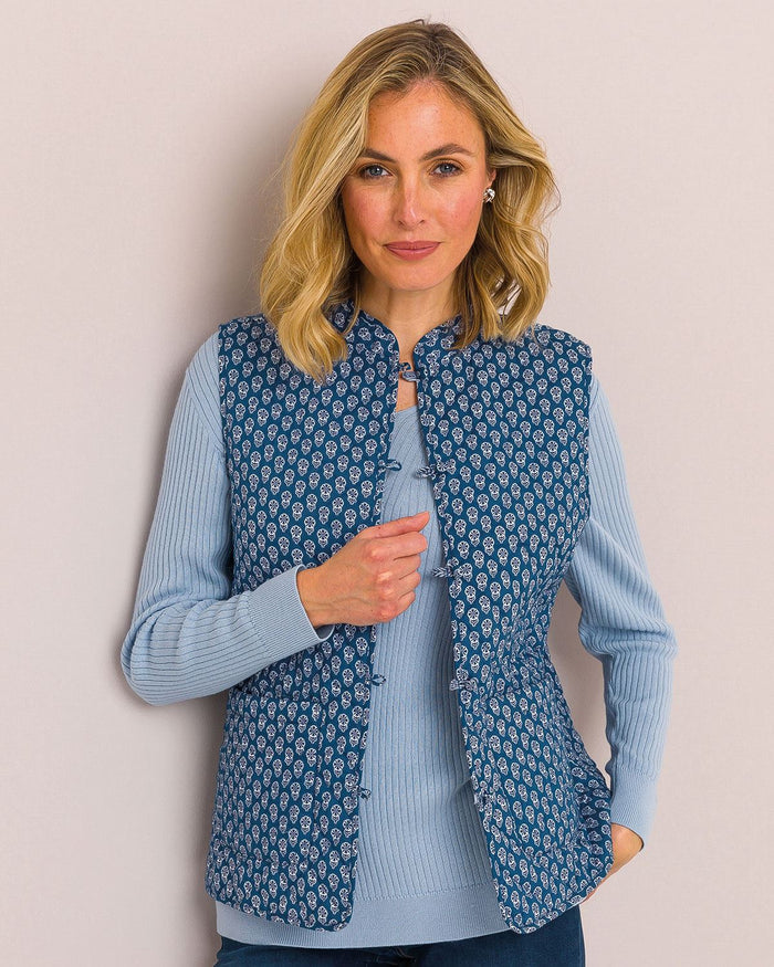 Annie Quilted Reversible Ladies Gilet - Image 2 - The Classic Boutique