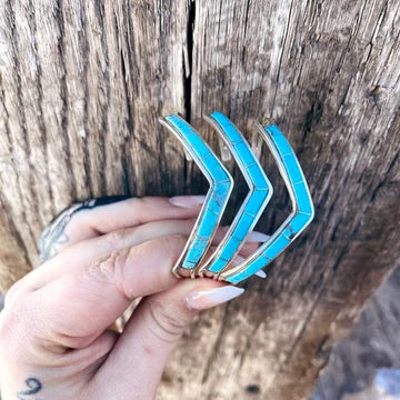 Chevron cuff
