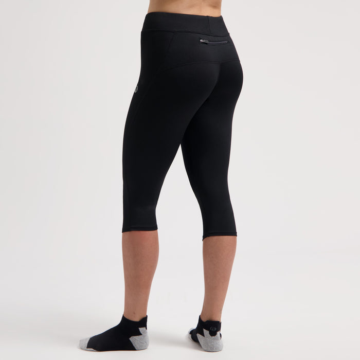 Rogelli Core driekwart hardloopbroek dames zwart gedragen achterkant.