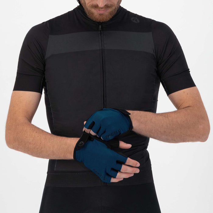 Rogelli Core fietshandschoenen heren donkerblauw gedragen voorkant.