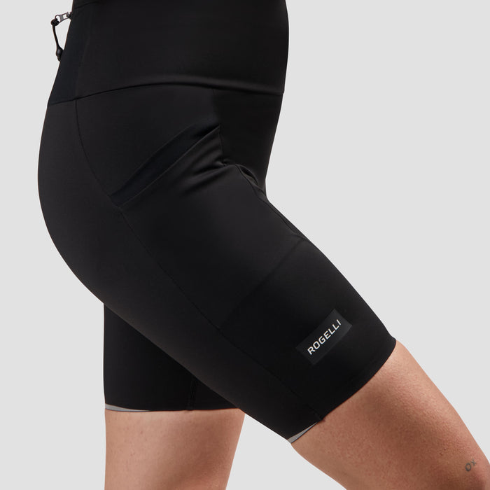 Detail van Rogelli Distance korte hardloopbroek losse pasvorm dames zwart zijkant.
