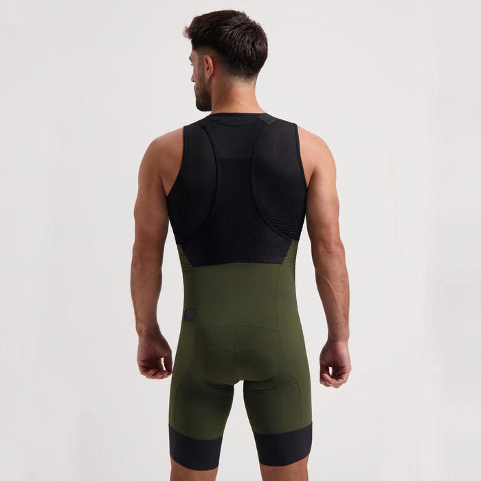 Rogelli Signature korte fietsbroek heren groen gedragen achterkant.