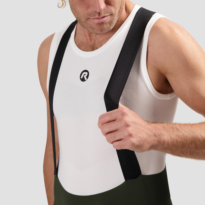 Detail van Rogelli Signature korte fietsbroek heren groen bretels.