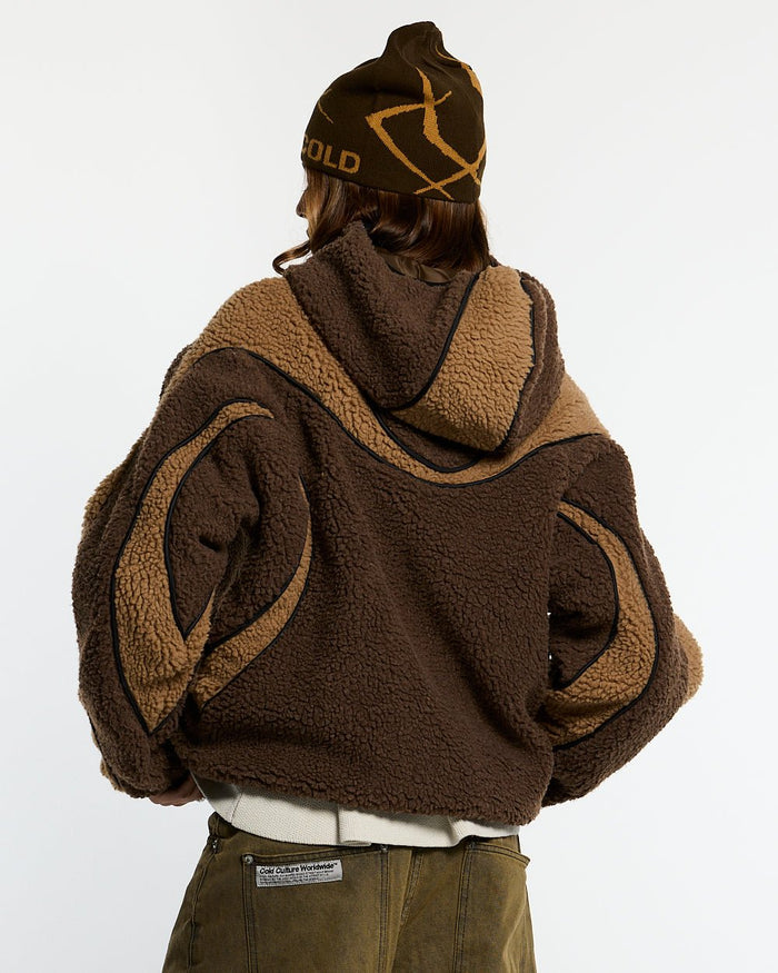 TAKE OFF FLEECE BROWN - brown sherpa fleece hooded jacket, back view on female model - Cold Culture #woman
